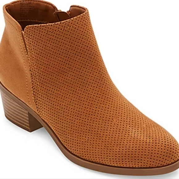 New St. John's Bay Womens Luetta Stacked Heel Booties - Picture 1 of 4